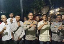 Ngopi Malam Bersama Warga, Polsek Setu Serap Aspirasi dan Sampaikan Imbauan Kamtibmas